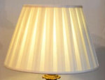 .Empire Boxpleated light cream silk. Klicka för stor bild och info.