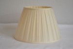 Empire boxpleat. silk. Klicka för stor bild och info.